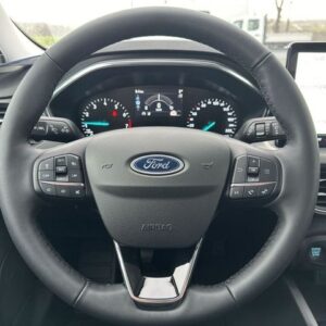 Fahrzeugabbildung Ford Focus Turnier 1.0 TITANIUM Navi LED Dyn. Kurvenl