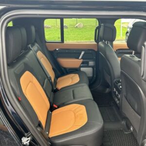 Fahrzeugabbildung Land Rover Defender 130 D300 X-Dynamic HSE 5-Sitzer voll