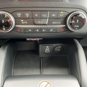 Fahrzeugabbildung Ford Kuga 2.0 4x4 TITANIUM Allrad HUD Navi digitales