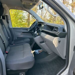 Fahrzeugabbildung Volkswagen T6.1 Transporter Kasten 2.0 TDI EU6d Navi DAB Pa