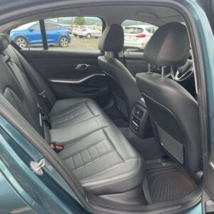Fahrzeugabbildung BMW 330 d xDrive Luxury Line Allrad Aut Navi Leder L