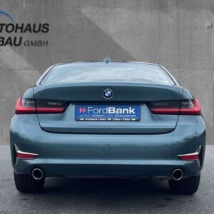 Fahrzeugabbildung BMW 330 d xDrive Luxury Line Allrad Aut Navi Leder L