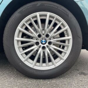 Fahrzeugabbildung BMW 330 d xDrive Luxury Line Allrad Aut Navi Leder L