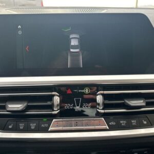 Fahrzeugabbildung BMW 330 d xDrive Luxury Line Allrad Aut Navi Leder L