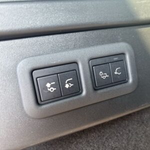 Fahrzeugabbildung Land Rover Range Rover Velar Dynamic HSE D300 el.AHK + Pano