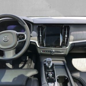 Fahrzeugabbildung Volvo V90 CrossCountry B4 AWD Plus -  StandHZG AHK-kla