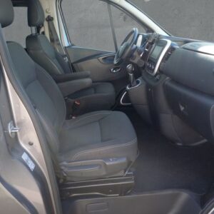 Fahrzeugabbildung Nissan NV300 Kombi L1H1 2,7t PREMIUM 2 DPF AHK SHZ Temp