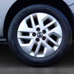 Fahrzeugabbildung Nissan NV300 Kombi L1H1 2,7t PREMIUM 2 DPF AHK SHZ Temp