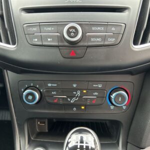 Fahrzeugabbildung Ford Focus Turnier Business 1.5 EcoBoost