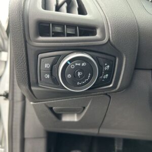 Fahrzeugabbildung Ford Focus Turnier Business 1.5 EcoBoost