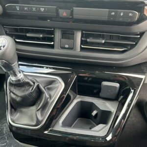 Fahrzeugabbildung Ford Tourneo Custom Bus 320 L2 Titanium 3-Zonen Klim