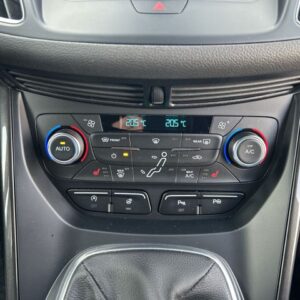 Fahrzeugabbildung Ford C-Max Titanium Navigation Rückfahrkamera