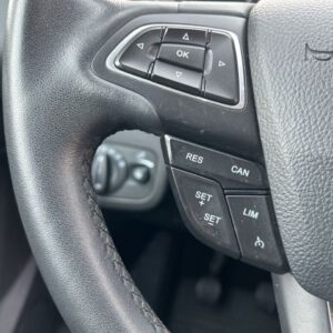 Fahrzeugabbildung Ford C-Max Titanium Navigation Rückfahrkamera