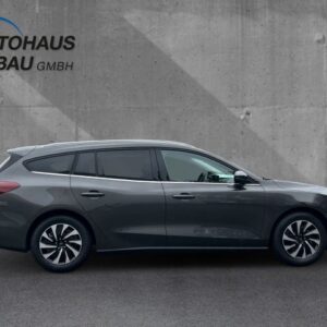 Fahrzeugabbildung Ford Focus Turnier Titanium