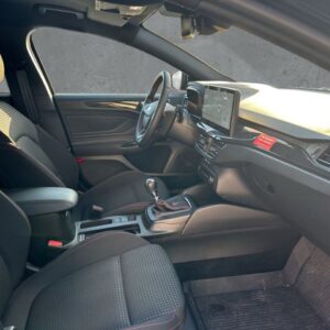 Fahrzeugabbildung Ford Focus Turnier ST-Line 1.0 EcoBoost Mild-Hybrid E