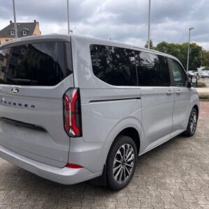 Fahrzeugabbildung Ford Tourneo Custom Bus 320 L1 Titan.X AWD Standheizg