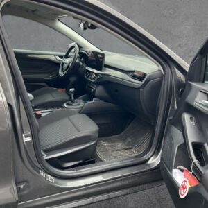 Fahrzeugabbildung Ford Focus Titanium 1.0l 92kw 5-türig AHZV Winterpake