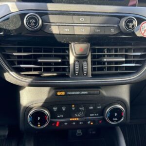 Fahrzeugabbildung Ford Kuga 2.0 TITANIUM Allrad HUD Navi digitales Cock