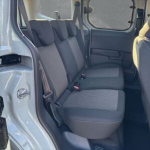 Fahrzeugabbildung Ford Tourneo Courier Trend  Frontscheibe,Lenkrad+Vord