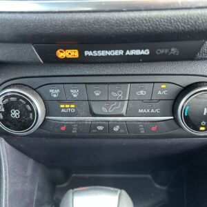 Fahrzeugabbildung Ford Fiesta Titanium 1.0l Automatik- sehr wenig km!