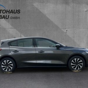 Fahrzeugabbildung Ford Focus Titanium 1.0 EcoBoost MHEV - Einparkassist