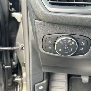 Fahrzeugabbildung Ford Focus Titanium 1.0 EcoBoost MHEV - Einparkassist