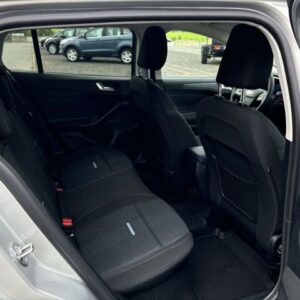 Fahrzeugabbildung Ford Focus Turnier Active X 1.0 EcoBoost  Navi digita